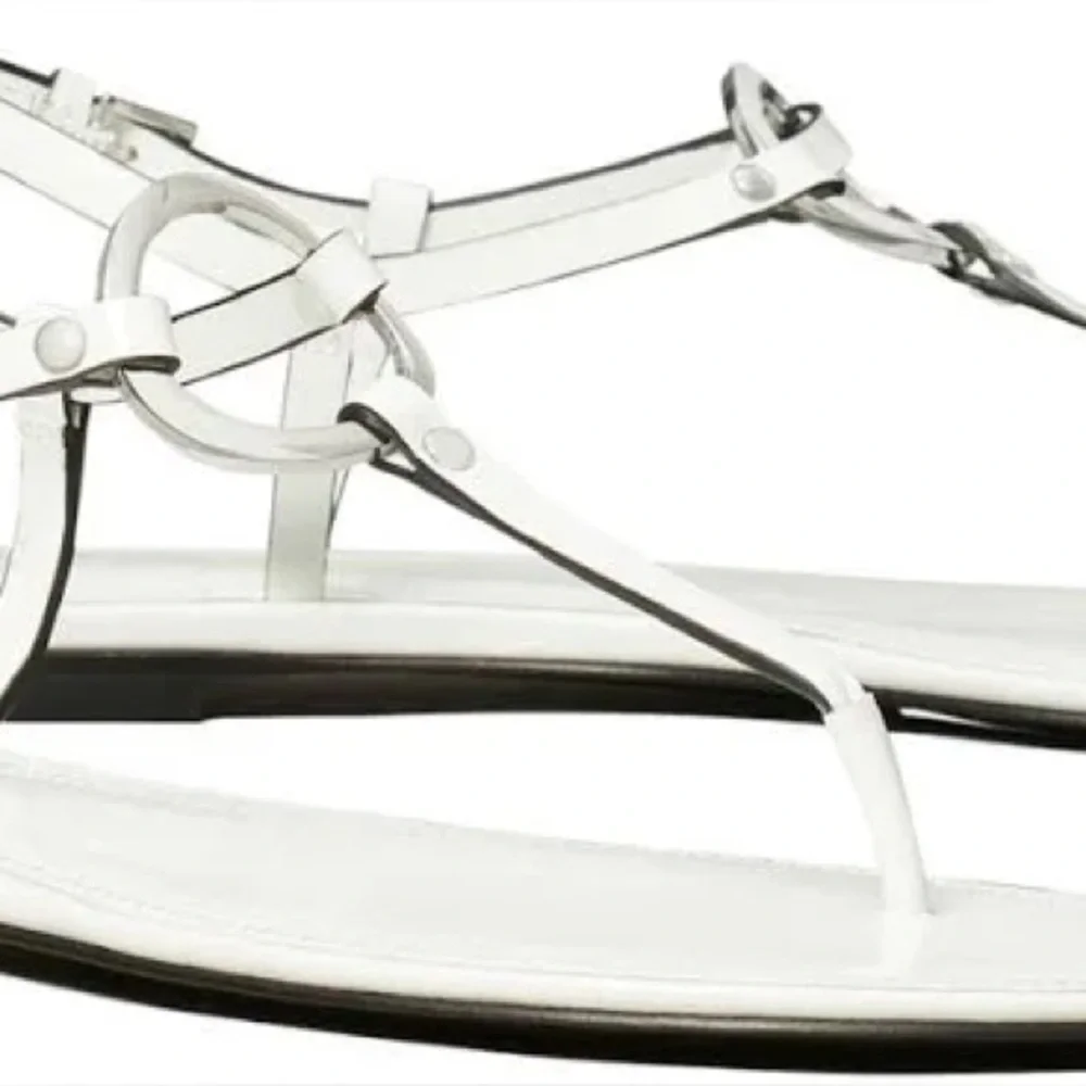 TORY BURCH LEATHER RING THONG WHITE SIZE 7 NWT NO BOX